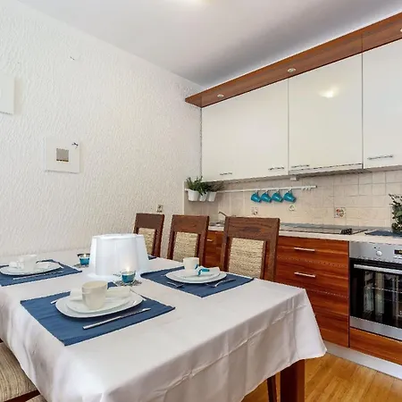 Fuer 6 Personen Ca 55 Qm In Crikvenica, Kvarner Bucht Und Umgebung - B51593 Apartment *